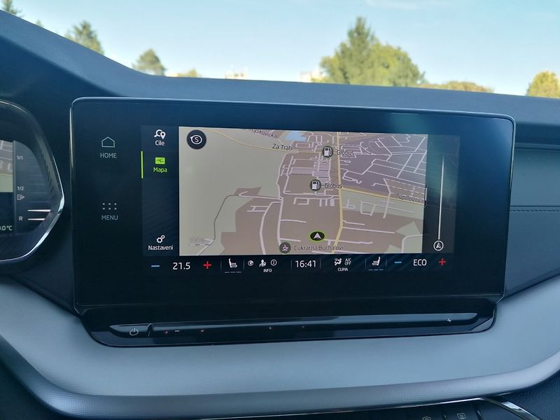 Škoda Octavia (2021) 1.4 TSi iV PHEV 150kW Plug in - fotka 12 z 39