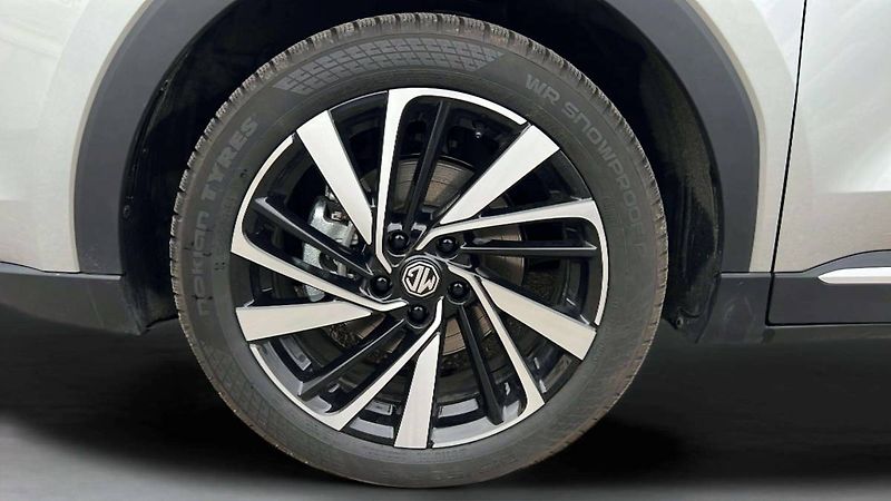 MG ZS HEV EXCLUSIVE 1.5L (145kW) SUV - fotka 42 z 49