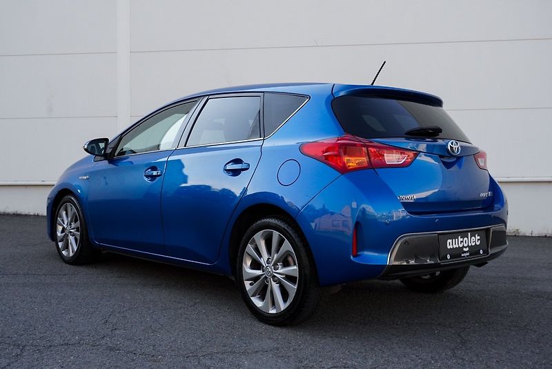 Toyota Auris 1.8i/Hybrid/Pano/NAVI/ - fotka 12 z 27