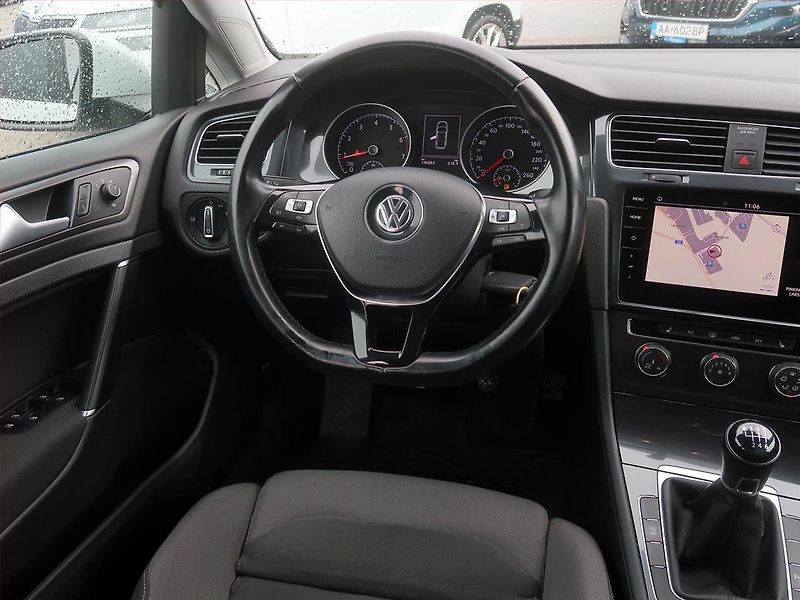 Volkswagen Golf (2020) Comfortline 1.5 TSI, Navi - fotka 7 z 17