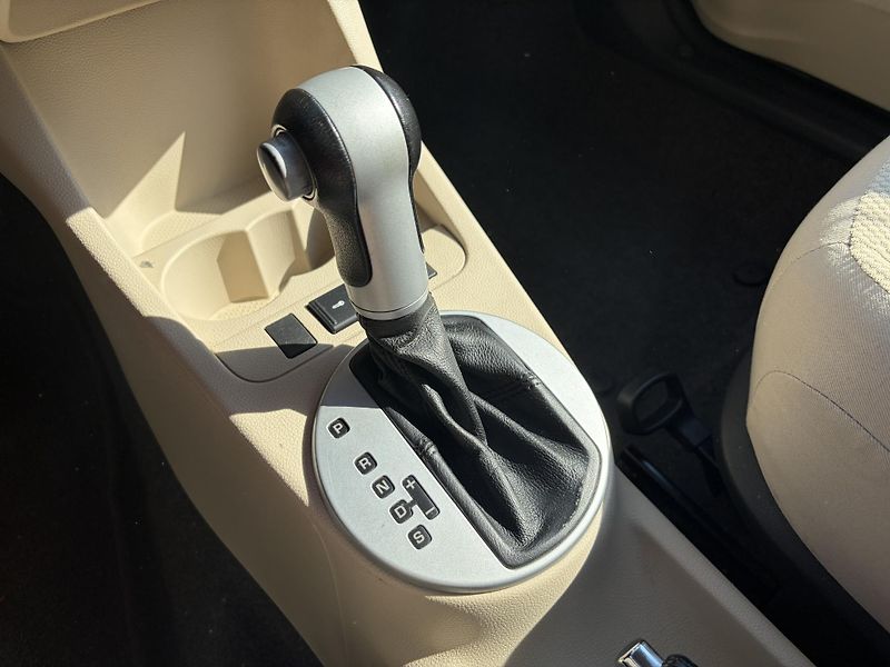 Škoda Roomster 1.6 Comfort AUTOMAT - fotka 25 z 27