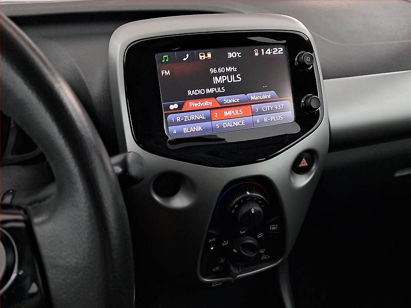 Toyota Aygo (2017) 1.0 VVT-i, Tempomat - fotka 12 z 14