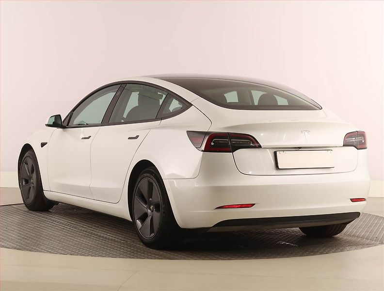 Tesla Model 3 (2021) Std Range Plus LFP, SoH 93% - fotka 4 z 33