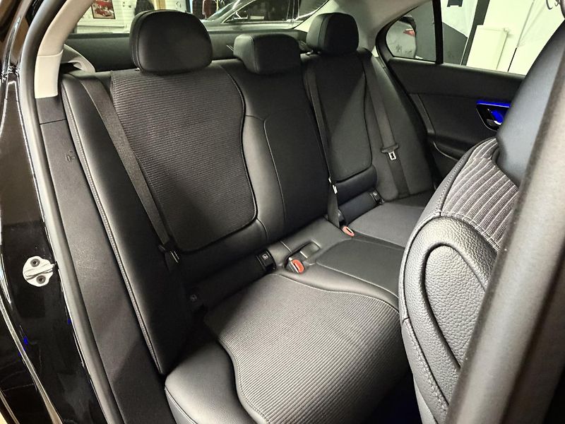 Mercedes-Benz Třídy C (2021) C 220d Avantgarde - fotka 28 z 76