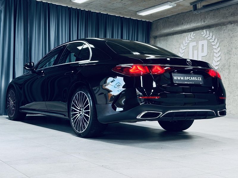Mercedes-Benz Třídy E (2024) AMG*4M*AIR*ZÁR*NEZ.TOP*NAT.NAP - fotka 4 z 43