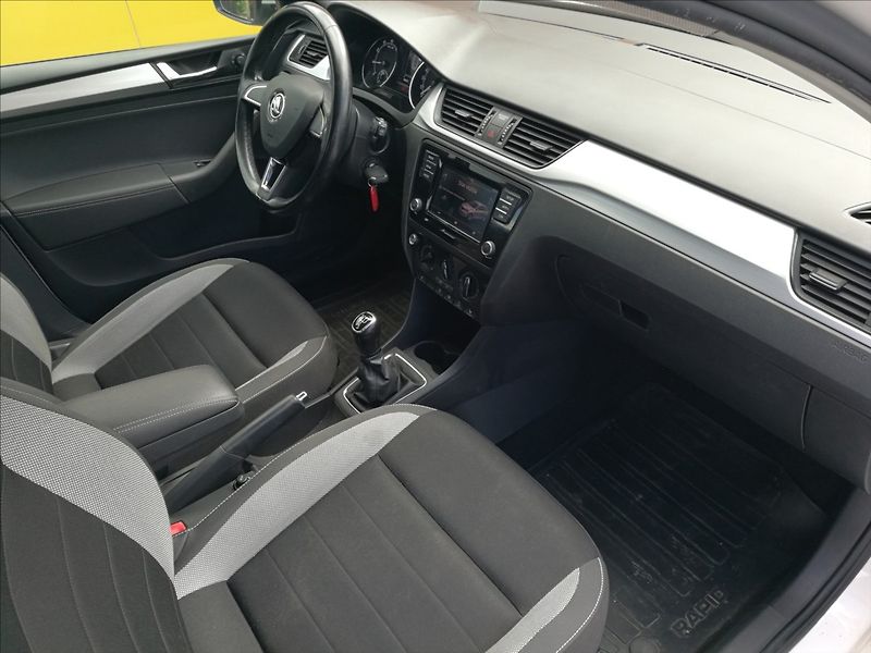 Škoda Rapid 1,0 TSi Ambition - fotka 11 z 17