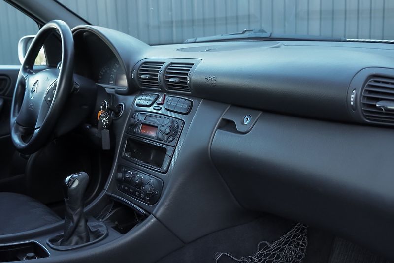 Mercedes-Benz Třídy C (2002) C 220 CDI Avantgarde - fotka 11 z 18