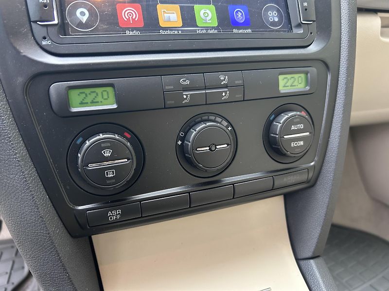 Škoda Octavia 2.0 TDI Elegance - fotka 14 z 34