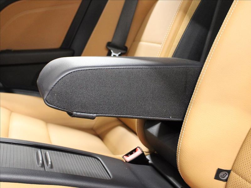 Mercedes-Benz Třídy E 2,0 Cabrio E 200 7G-tronic - fotka 29 z 32