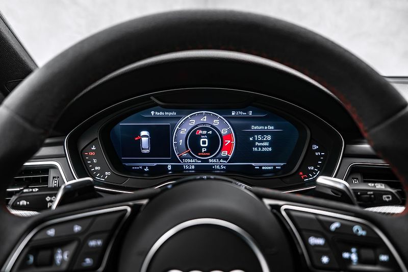 Audi RS 4 RS4  TFSI quattro, keramiky - fotka 26 z 27