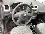Škoda Fabia (2009) 1.6 16V, Ambiente, +kola - náhled 12