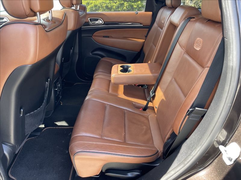 Jeep Grand Cherokee 3,0 CRDi 177kw Overland Pano T - fotka 8 z 35