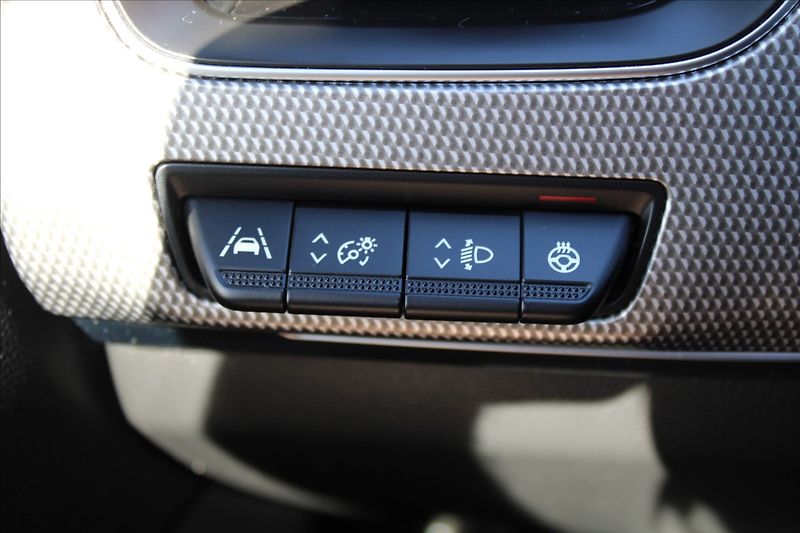 Renault Arkana 1,3 TCe  ČR,1.MAJ,A/T,INTENS - fotka 25 z 38