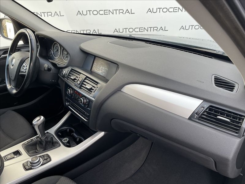 BMW X3 2,0 D XDrive,135kW,STK 1/28,se - fotka 20 z 24