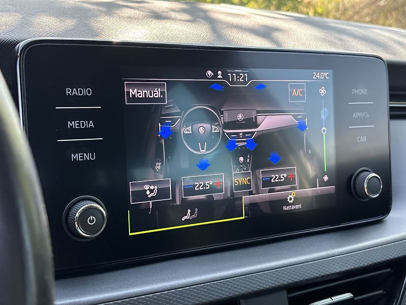 Škoda Scala (2019) 1.6 TDI Ambition + - fotka 13 z 30