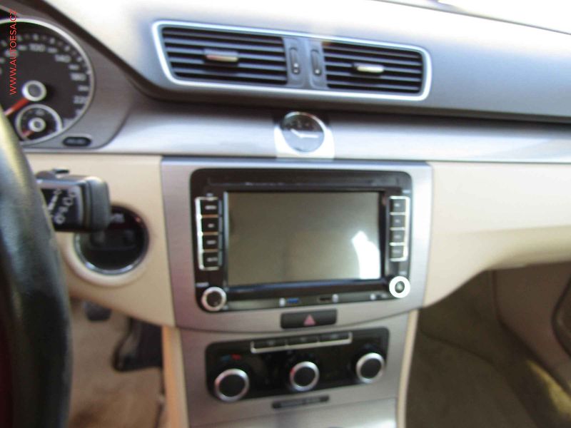 Volkswagen Passat (2011) 1.4 TSi, AC, p.čidla - fotka 15 z 19