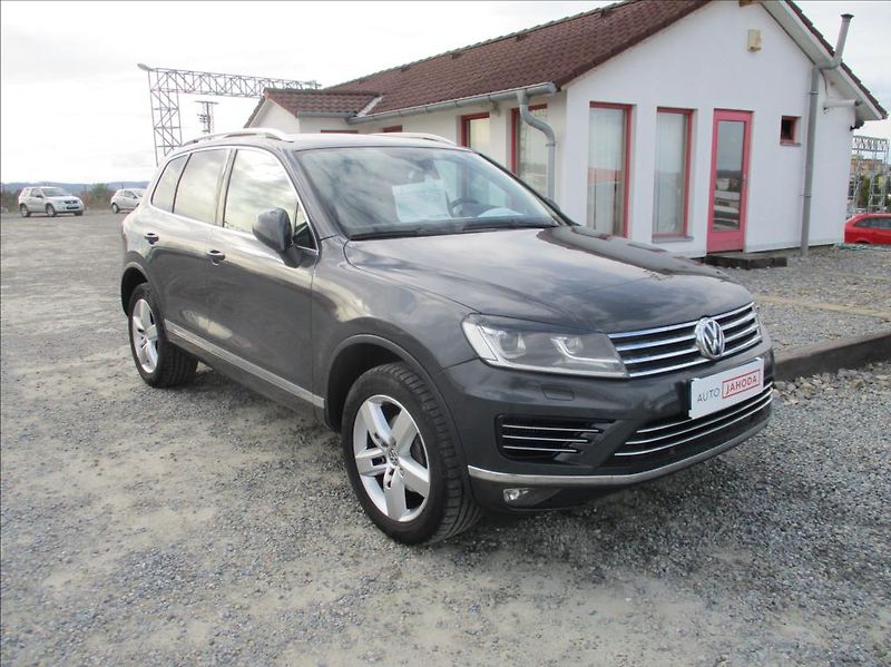 Volkswagen Touareg 3,0 TDI, DSG,servis,el.tažné - fotografie inzerátu