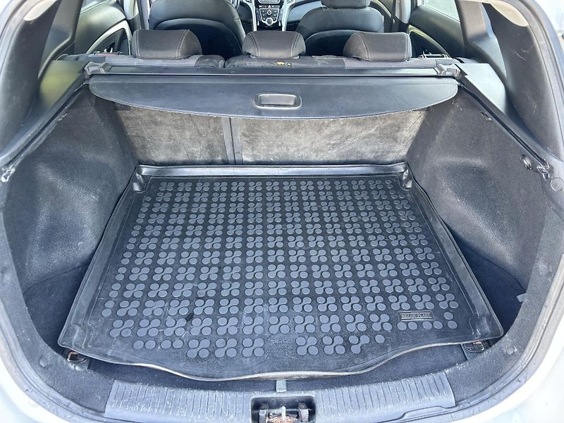 Hyundai i30 1.6 - fotka 23 z 23