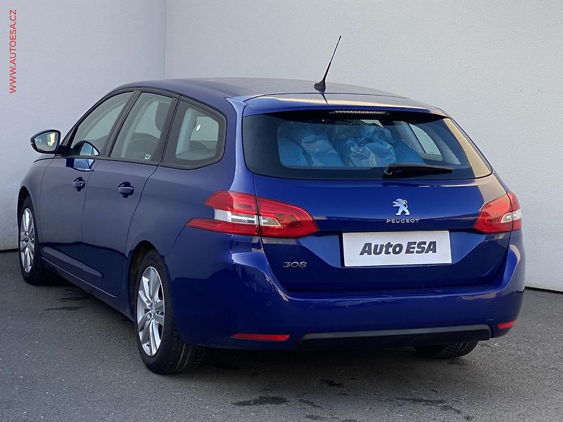 Peugeot 308 (2018) 1.2 PT, 2.maj,ČR, Active, - fotka 6 z 15