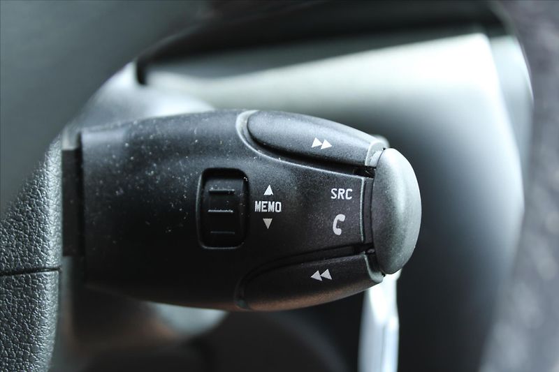 Peugeot 3008 1.6THP 115kW PREMIUM ČR - fotka 16 z 25