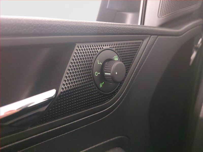 Škoda Rapid (2018) Spaceback 1.0 TSI - fotka 18 z 18