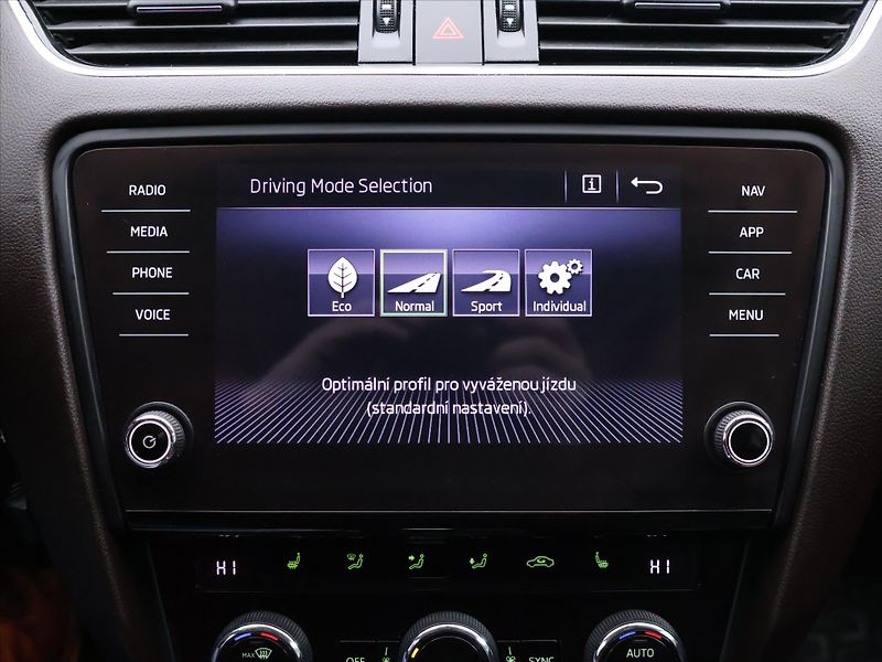 Škoda Octavia 2.0 TDI 110kW DSG L&K LED CZ - fotka 23 z 34
