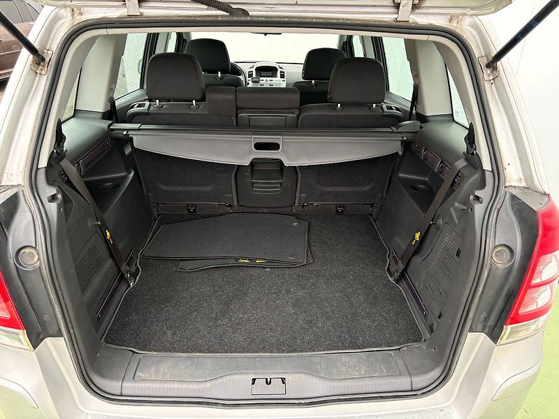 Opel Zafira 1.6, 110kW, 7Míst, CNG+BENZÍN - fotka 15 z 25