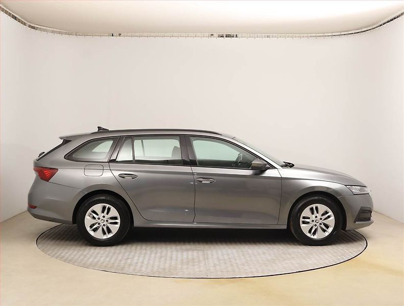 Škoda Octavia (2022) Style 2.0 TDI, Automat, Navi - fotka 6 z 25