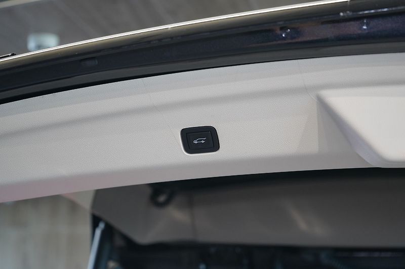 Cadillac Escalade Sport Platinum - fotka 27 z 54