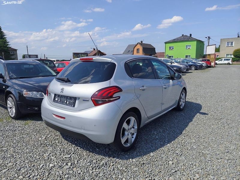 Peugeot 208 (2017) - fotka 5 z 32