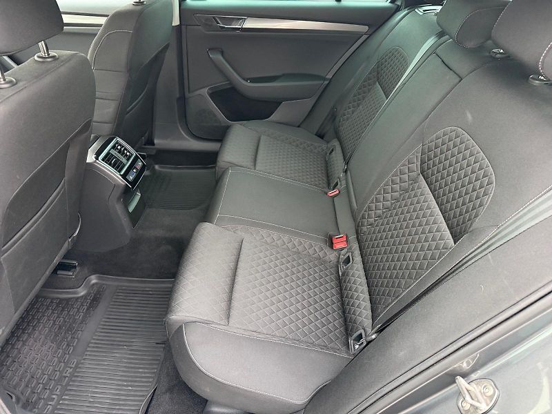 Škoda Superb (2022) AMBITION 2.0TDI 110kW CZ DPH - fotka 8 z 11