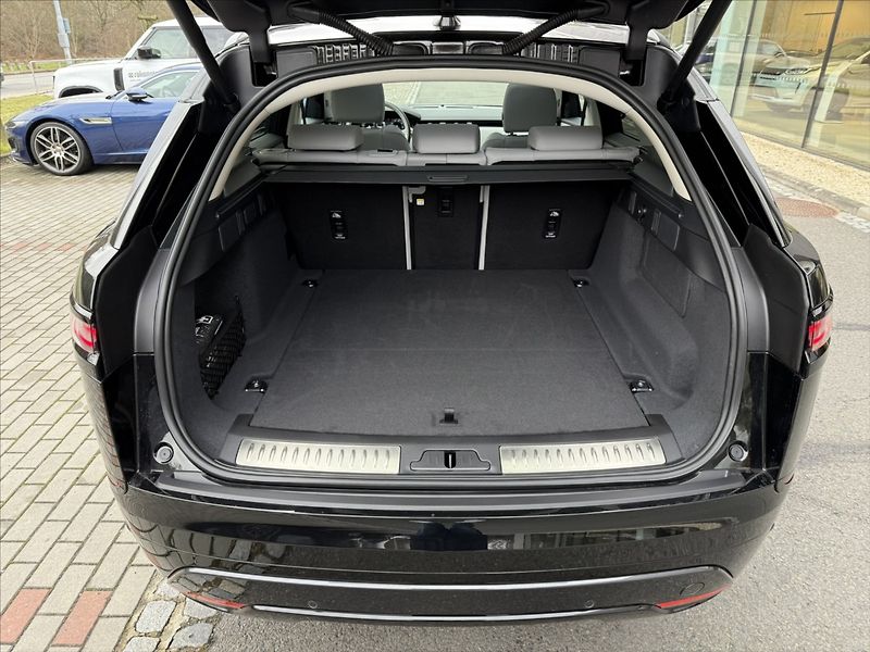 Land Rover Range Rover Velar 3,0   DYNAMIC SE P400 - fotka 21 z 21