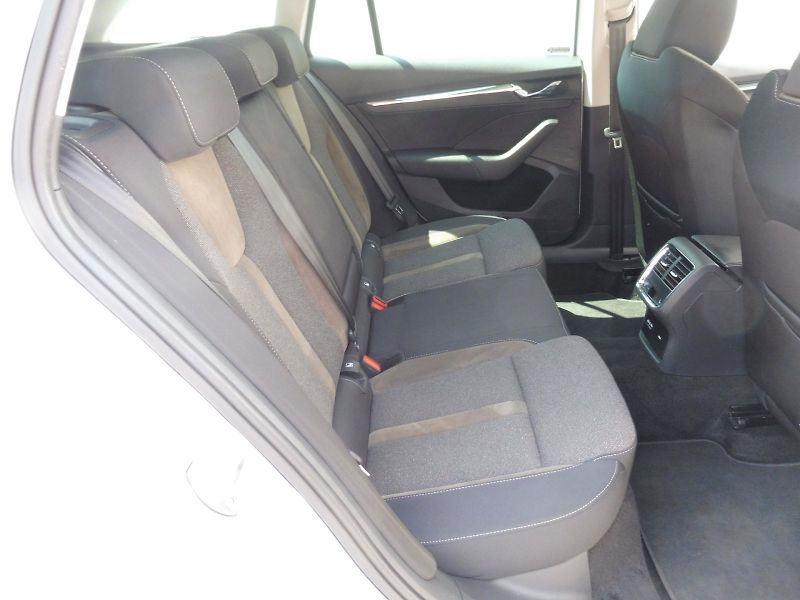 Škoda Octavia (2023) Combi Scout 2,0 TDI 147kW DSG - fotka 22 z 30