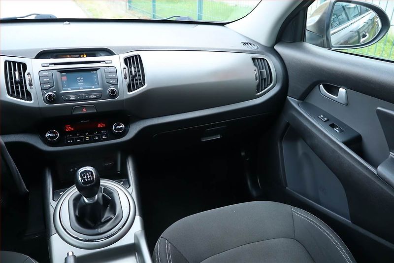 Kia Sportage (2014) 1.7 CRDi, Xenony, Tempomat - fotka 8 z 27
