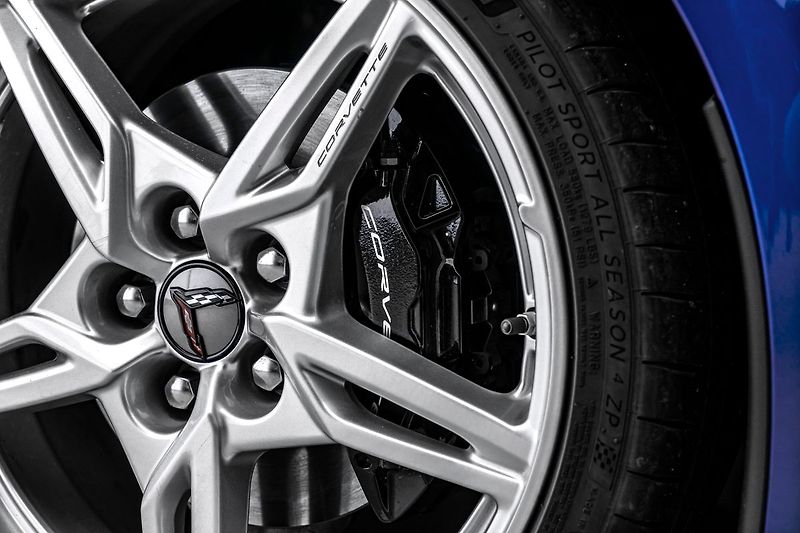 Chevrolet Corvette (2022) C8 Stingray - fotka 12 z 24