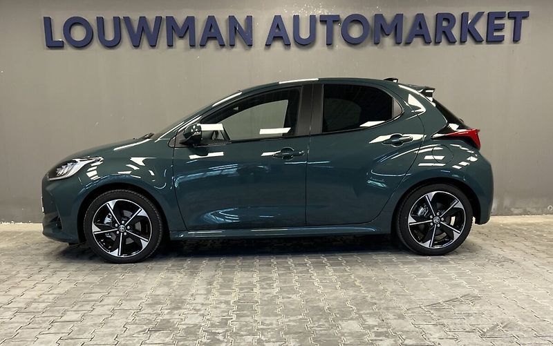 Toyota Yaris 1.5 Hybrid AT EXECUTIVE VIP SK - fotka 3 z 18