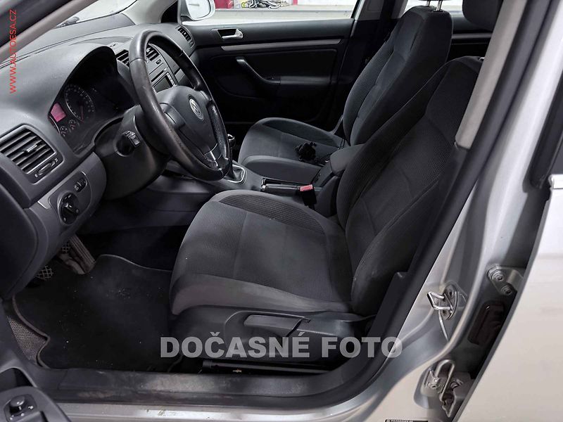 Volkswagen Golf (2008) 1.6i, servis.kniha - fotka 3 z 3