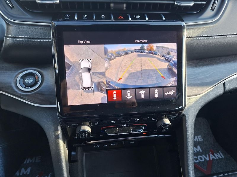 Jeep Grand Cherokee (2022) 3,6L V6 4X4 LONG LIMITED 6míst - fotka 29 z 38