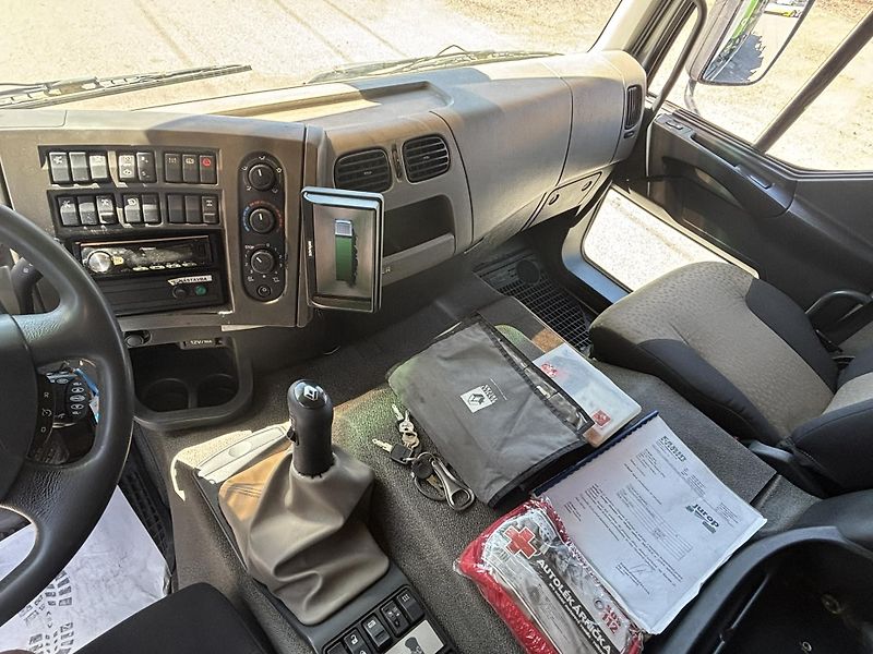 Renault Premium DXI LANDER D 410.26 PR 6x4 E5 - fotka 18 z 21