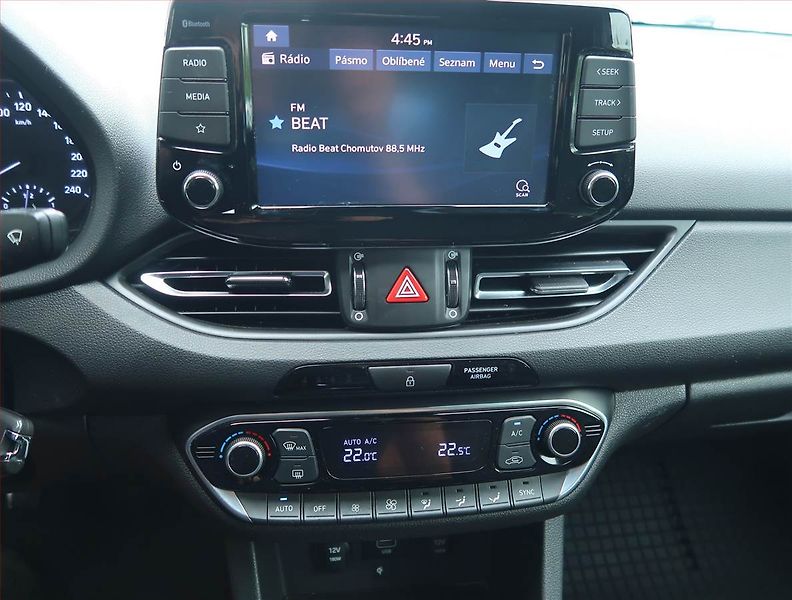 Hyundai i30 (2022) 1.0 T-GDI, ČR,1.maj - fotka 12 z 15