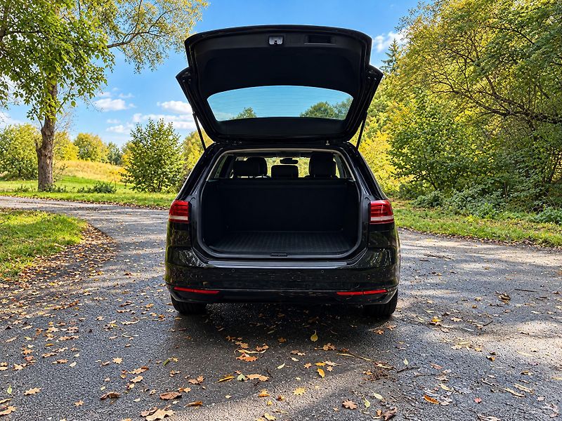 Volkswagen Passat 2,0 TDI 110kW Comfortline Navi - fotka 9 z 41