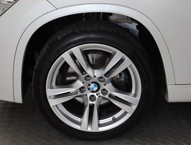 BMW X1 (2014) M Sport sDrive20d, 4X4 - fotka 15 z 19