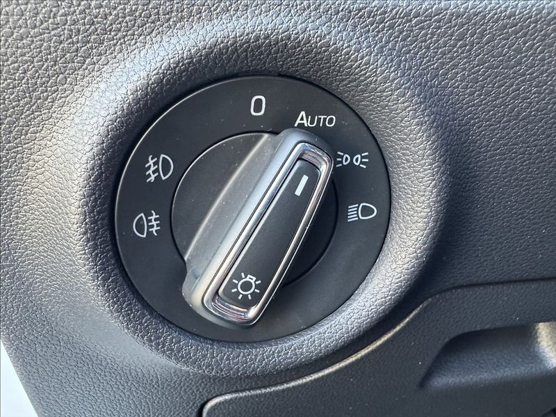 Škoda Scala 1,5 TSI MonteCarlo DPH 1maj ČR - fotka 25 z 50