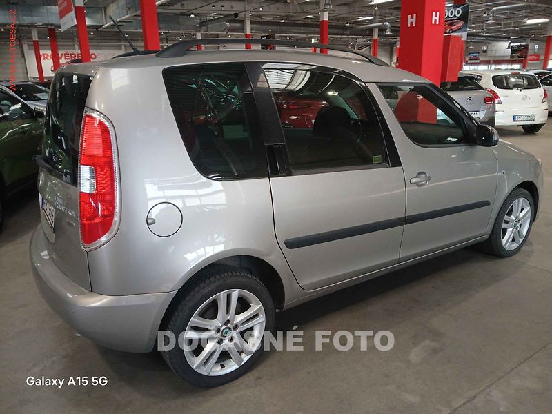 Škoda Roomster (2011) 1.2 TSi, 2.maj,ČR - fotka 2 z 3