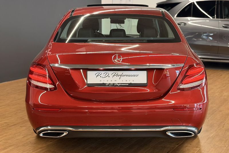 Mercedes-Benz Třídy E (2018) E 200d Exclusive - fotka 12 z 103