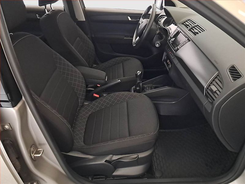 Škoda Fabia (2016) Style 1.2 TSI, Serv.kniha - fotka 9 z 23