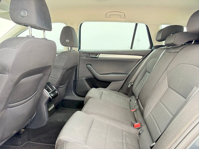 Škoda Superb (2017) Combi 2.0 TDI / 110kW / AMBITI - fotka 6 z 35