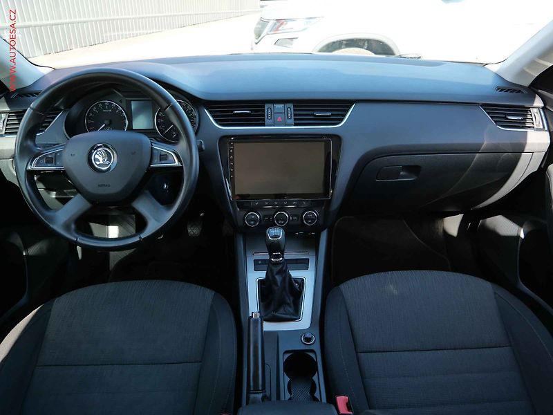 Škoda Octavia (2014) 2.0 TDi, ČR, servis.kniha - fotka 8 z 21