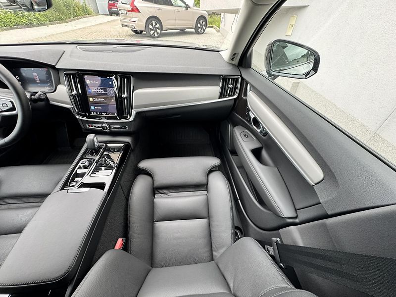 Volvo V90 T6 AWD PLUS DARK // 360 // TZ  - fotka 27 z 50