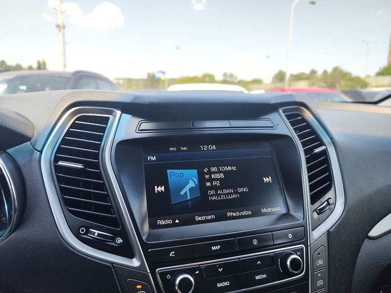 Hyundai Grand Santa Fe 2.2 CRDi/147kW Luxury AT 4x4 - fotka 22 z 43